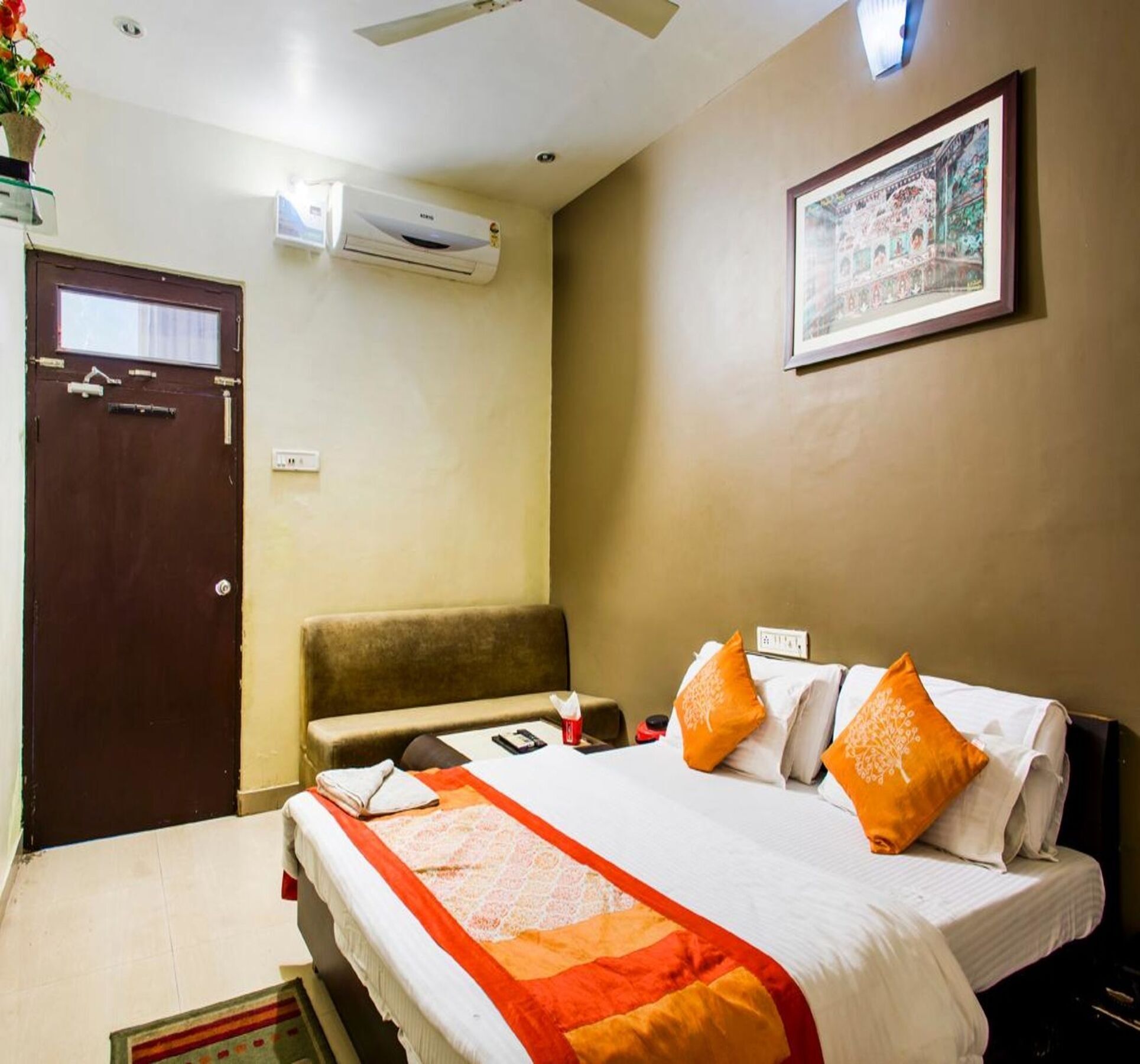 Oyo 2075 Hotel Kota Royal Екстер'єр фото