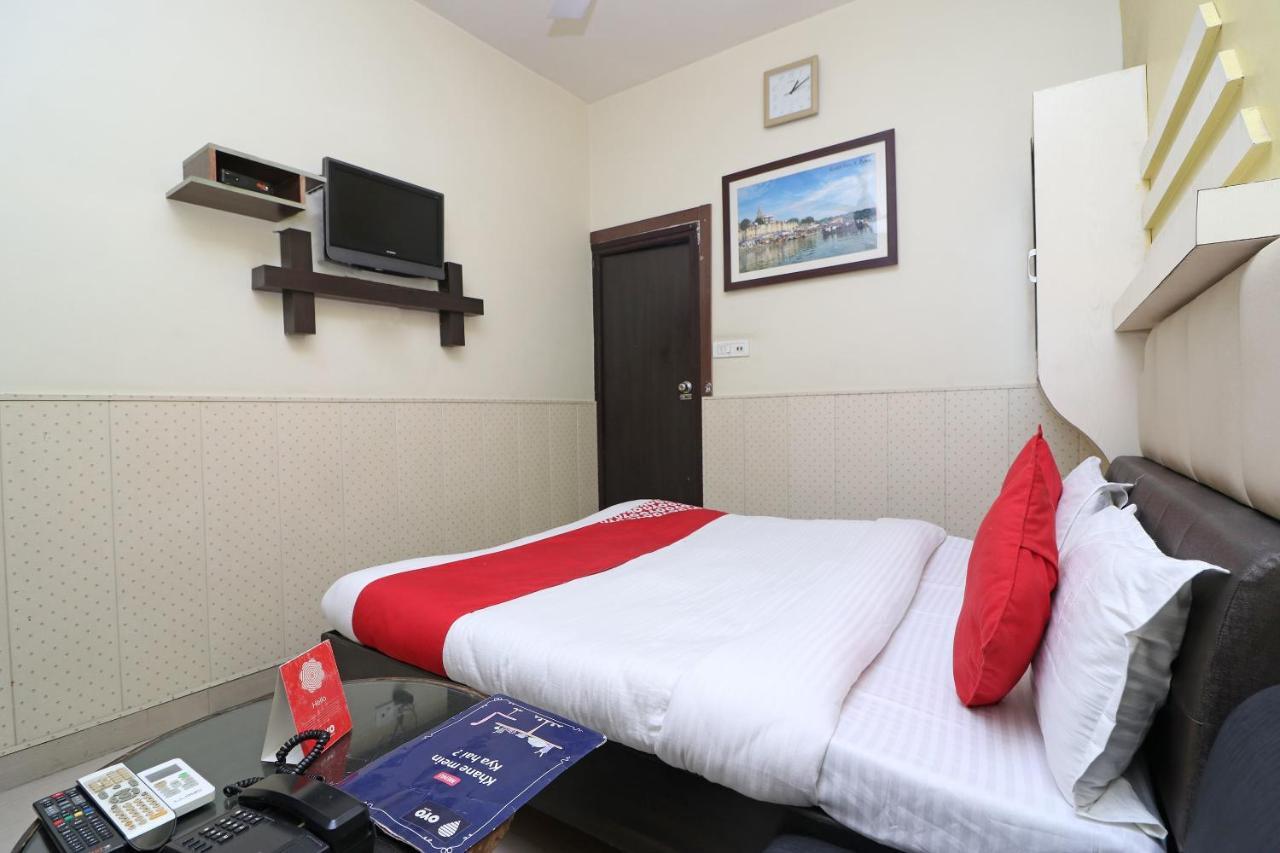 Oyo 2075 Hotel Kota Royal Екстер'єр фото