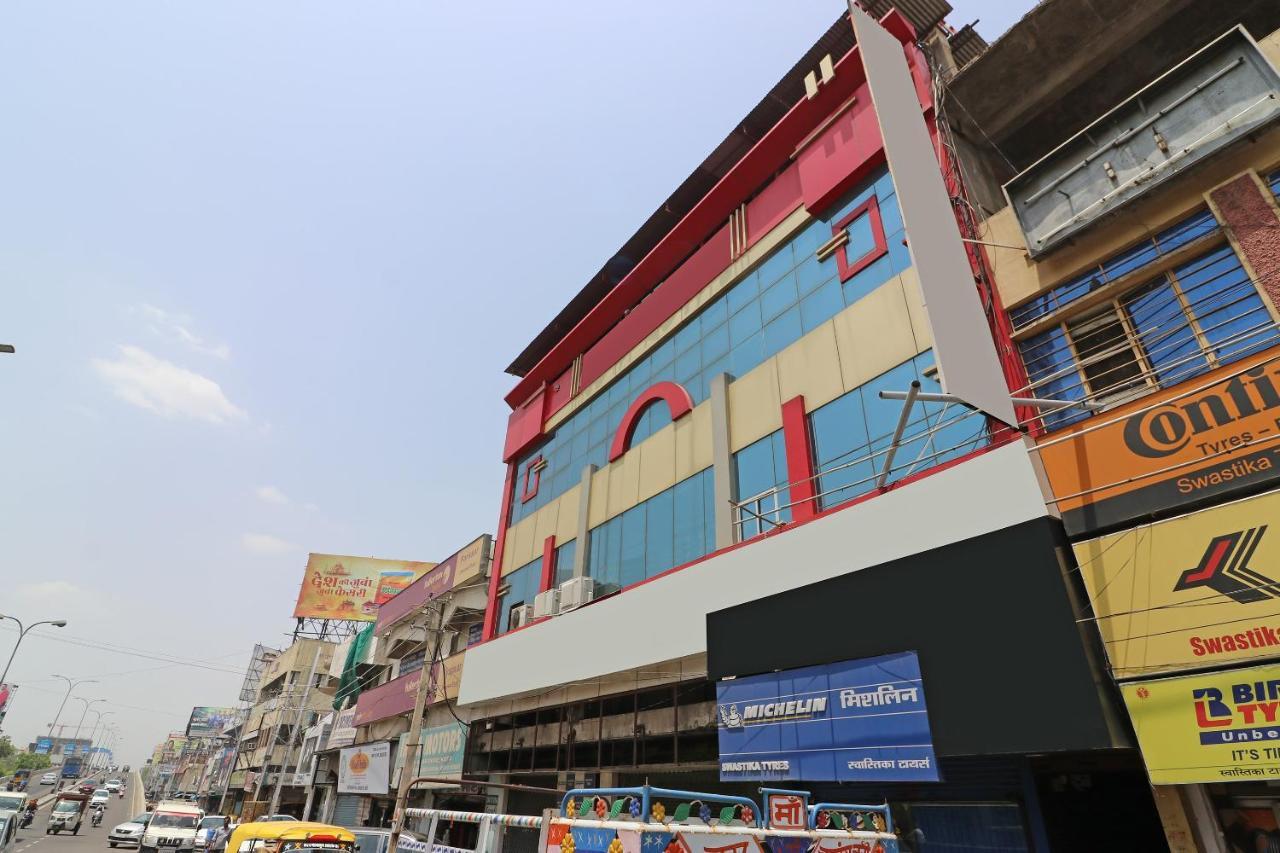 Oyo 2075 Hotel Kota Royal Екстер'єр фото