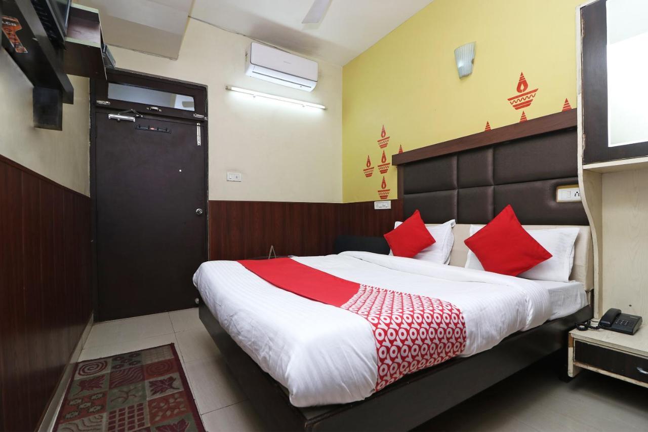 Oyo 2075 Hotel Kota Royal Екстер'єр фото