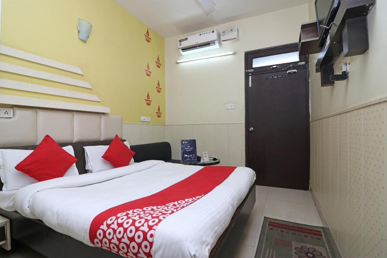 Oyo 2075 Hotel Kota Royal Екстер'єр фото