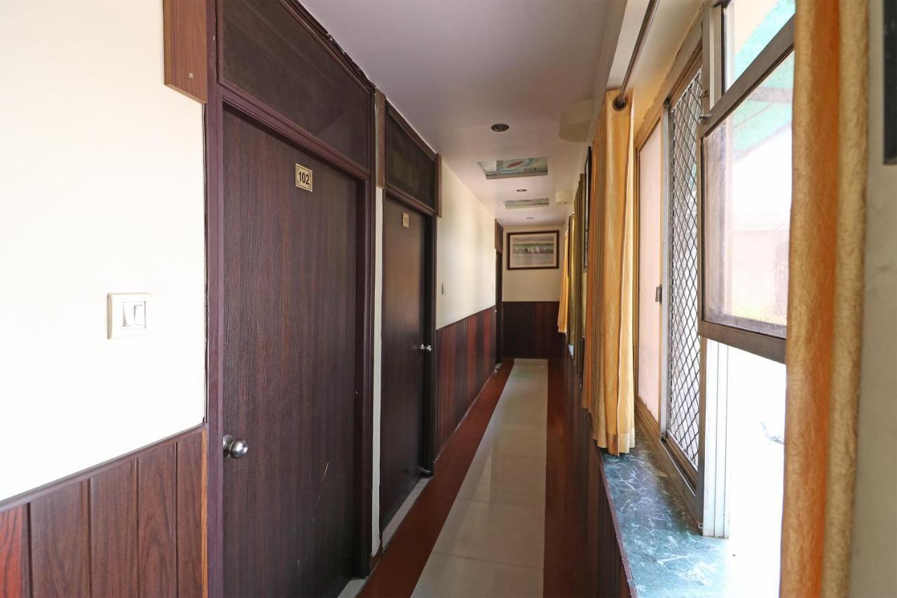 Oyo 2075 Hotel Kota Royal Екстер'єр фото